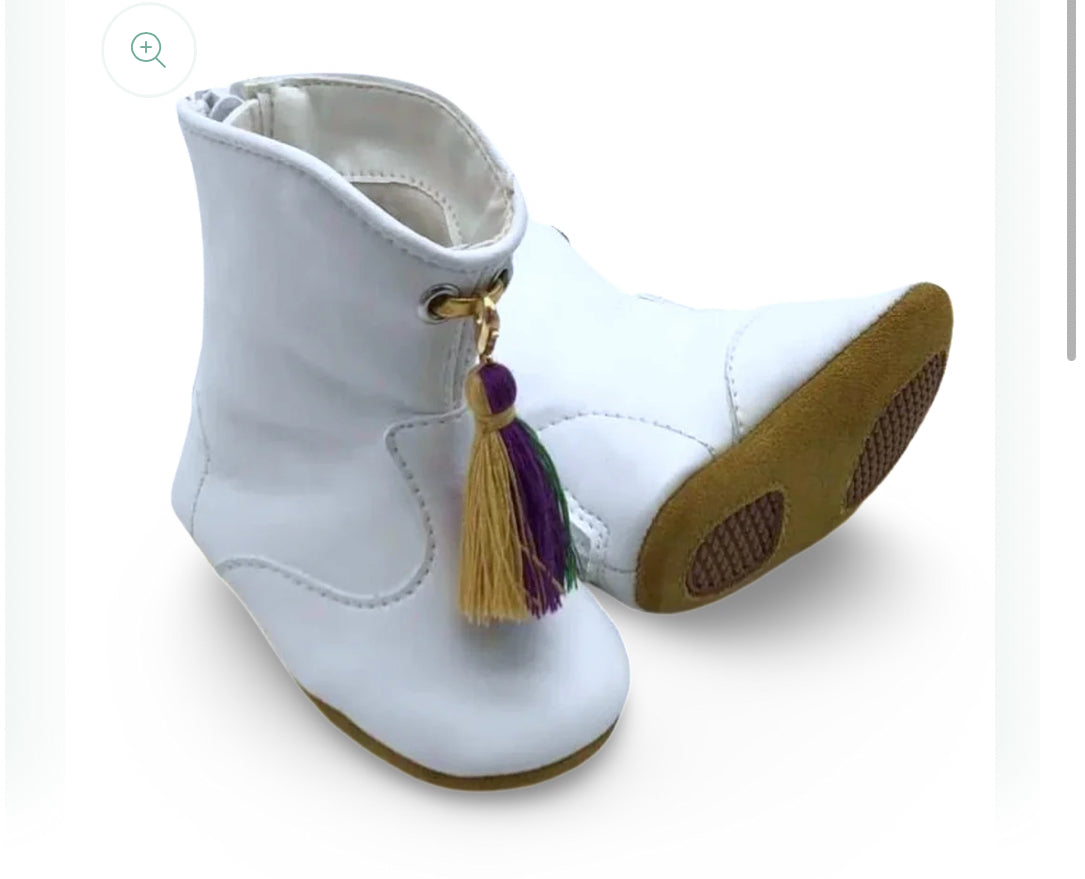 Marching boots w/interchangeable tassels