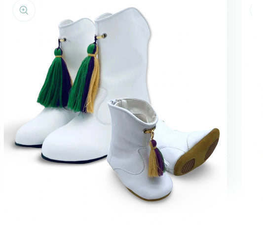 Marching boots w/interchangeable tassels