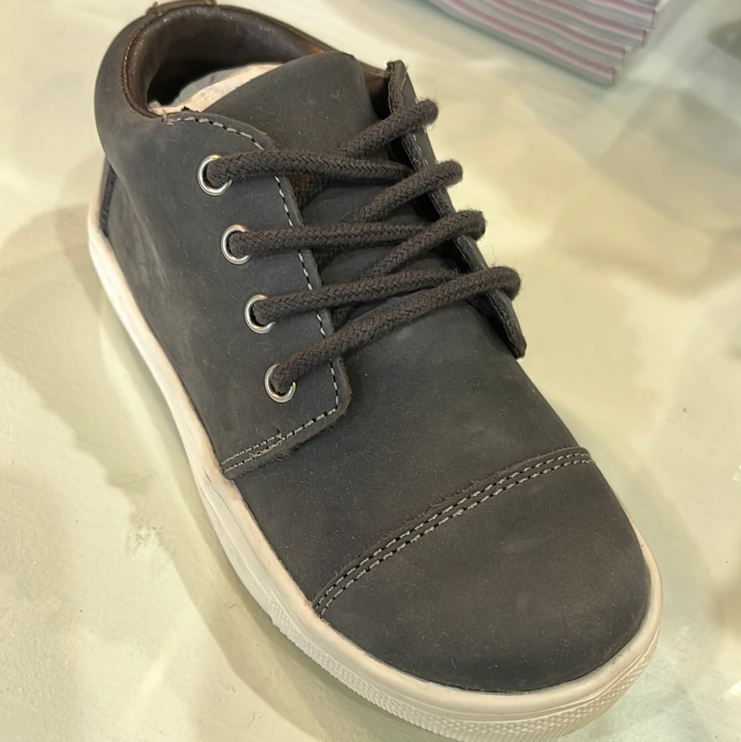 wyatt sneaker stingray